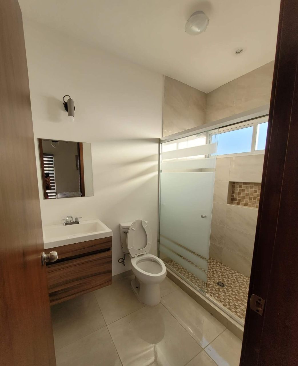 Primera imagen del album Baño