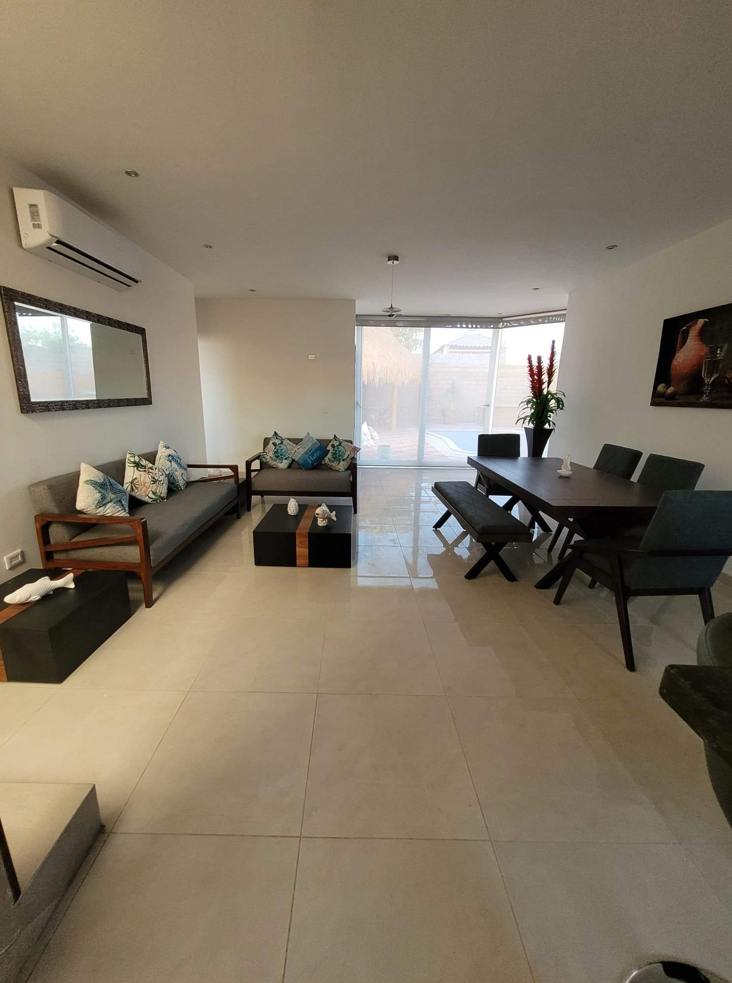 Primera imagen del album Comedor